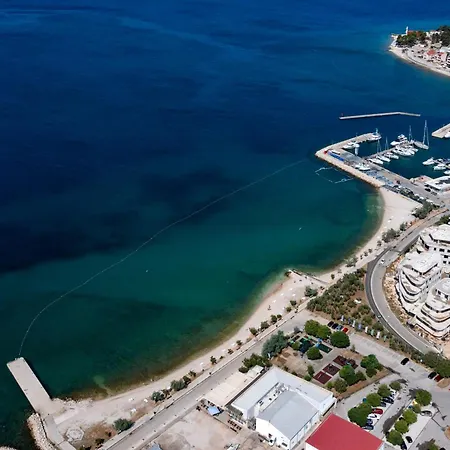 Latitude 44 Διαμέρισμα