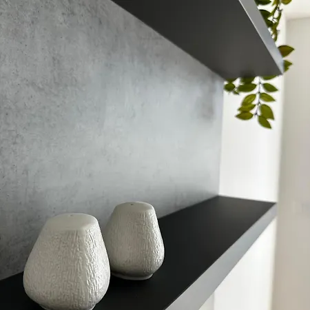 Latitude 44 * Ζαντάρ