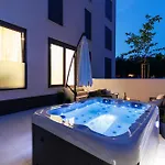 Latitude 44 * Zadar