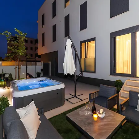 Latitude 44 扎达尔