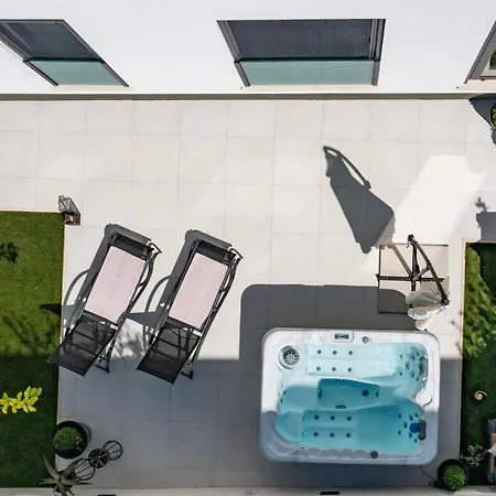 Апартаменты Latitude 44 *